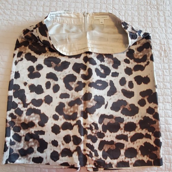 Banana Republic leopard pencil skirt - Picture 3 of 3